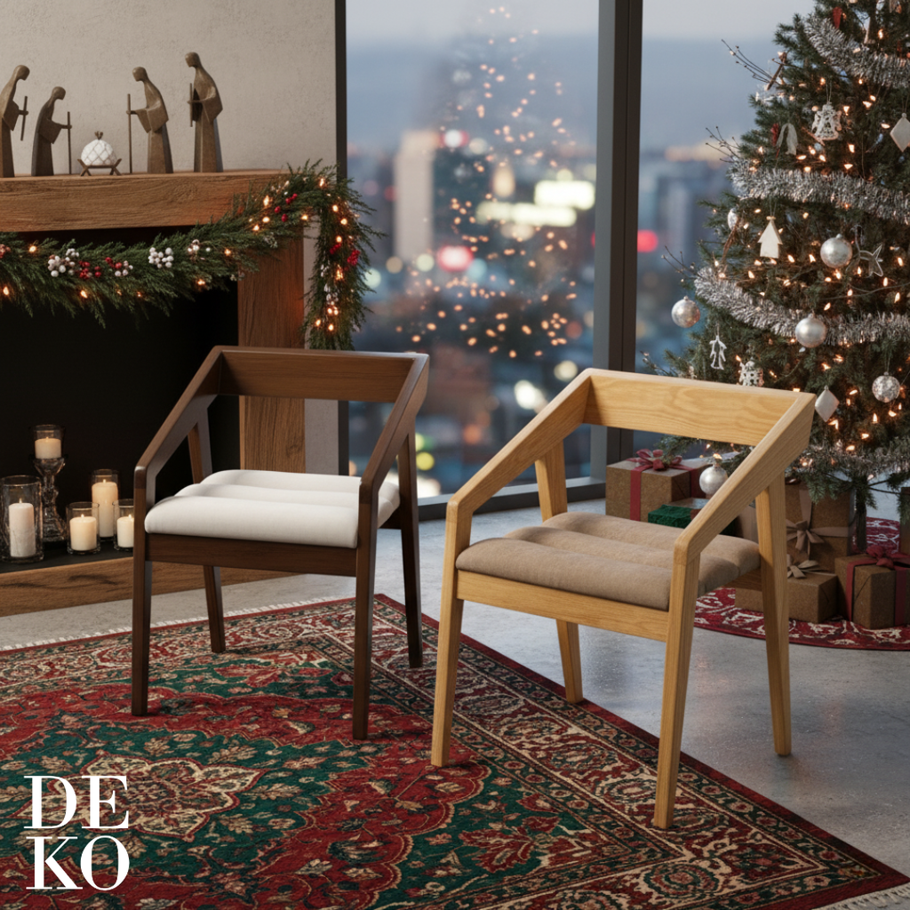 Silla Mid-Century, con tapizado en tela blanco en rincón de lectura, DEKO