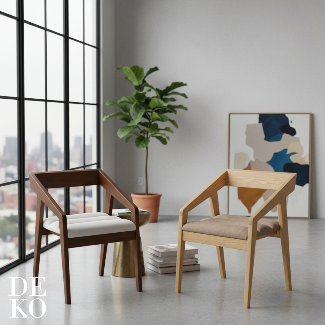 Silla Mid-Century, con tapizado en tela, vista frontal en rincón de lectura, DEKO