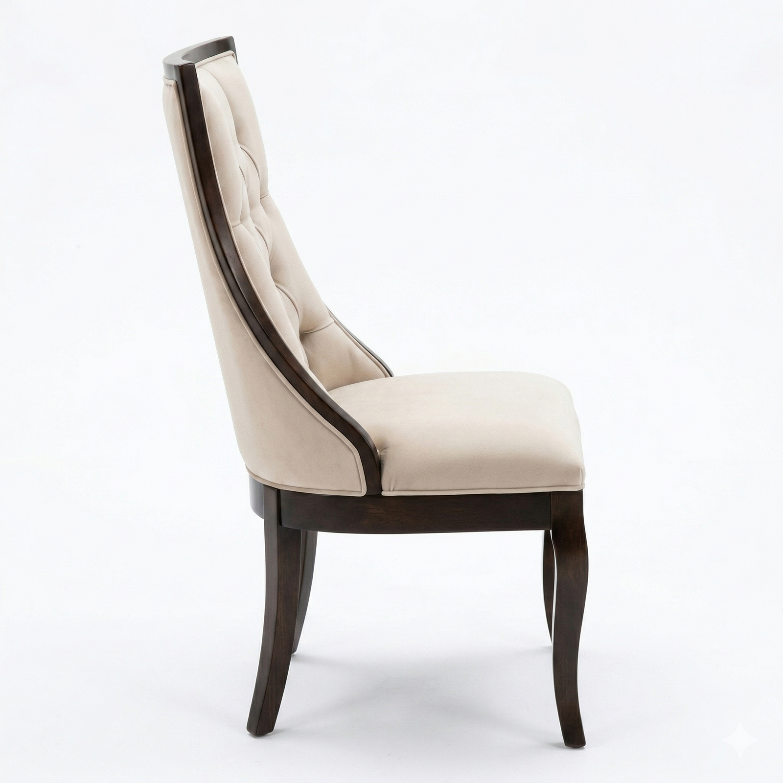 Silla de madera sólida, con tapizado en tela crema, vista lateral, DEKO